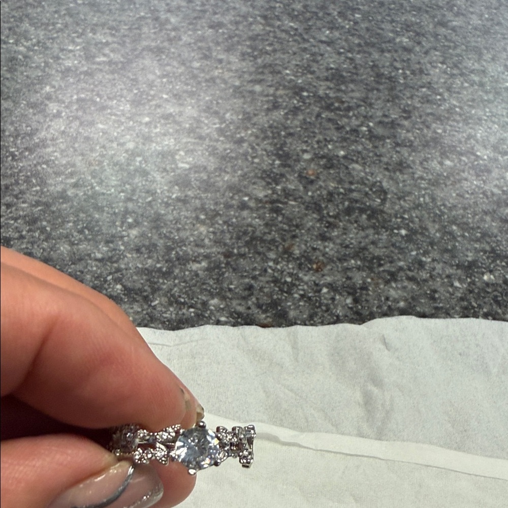 Source Unknown Silver CZ Bridal Ring Set with Clear Stones - Picture 3 of 6